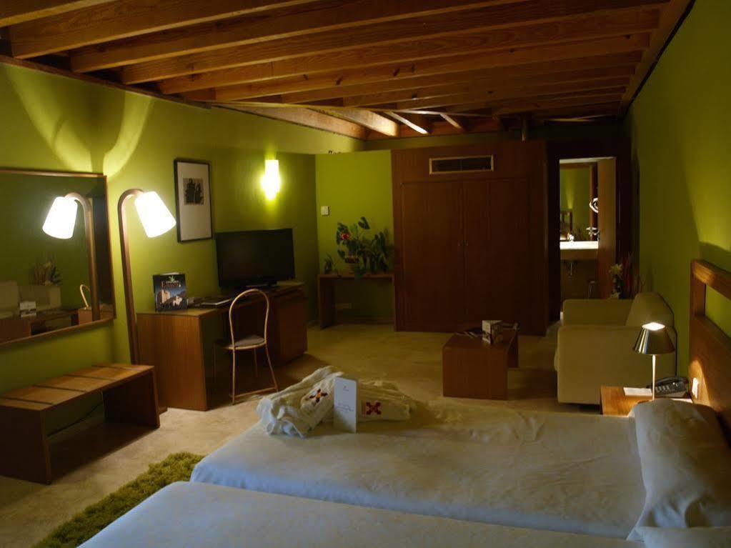 Hotel 4 Estrellas Conventual De Alcantara Kültér fotó